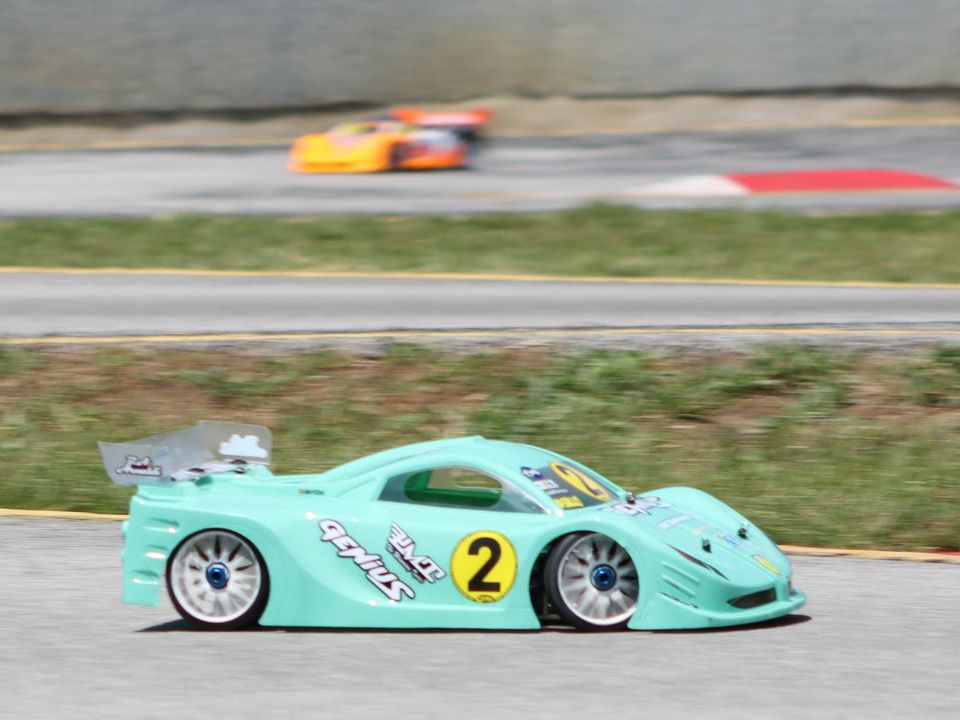 #RCNerdAlert For those of you that watched RCTV coverage of the EFRA GT8 Euros, you might remember CTRL_Frank going on about the colour of Bernard Alain-Arnauldi's Genius GTC8.23 Nitro. It was called 'sea foam green' or 'Bianchi (the high-end bicycle bran