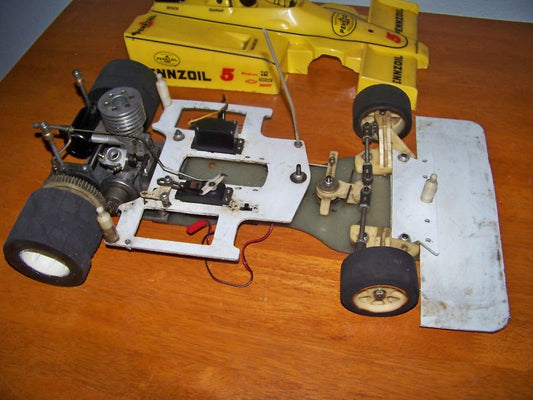 8th on-road is one of the oldest forms of true radio-control cars out there - who had one of these #vintage cars back in the day? This is the veneral RC250 from Associated Electronics, believe it or not - what other models can you remember from this era?