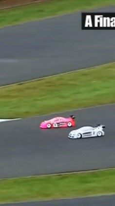 It's wet, it's wild, it's more top-class RC touring car action at a wet Halifax circuit from back in 2011!
#rccars #rcracing #RCTVclassics #rctouringcar