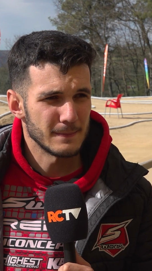 Lefty asking the big hitters the big questions! 👀
Why do YOU think EU and UK racers are winning most of the big off-road races nowadays?
Watch the full video here https://youtu.be/ASPlWL-uuZ8
#RCRacersWantToKnow #rcracing #rcbuggy