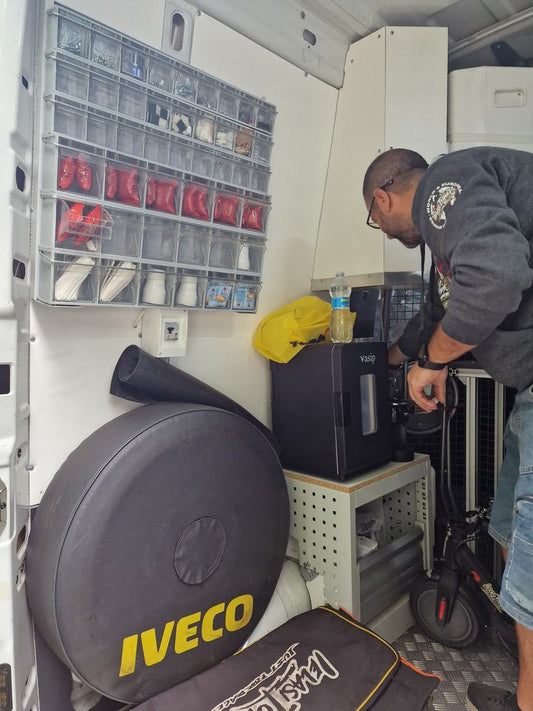 Sometimes you just need a proper coffee - and it's gotta be an Italian espresso ☕
Here's Daniele Ielasi providing some much-needed caffiene trackside from the back of the IELASI TUNED workshop van!