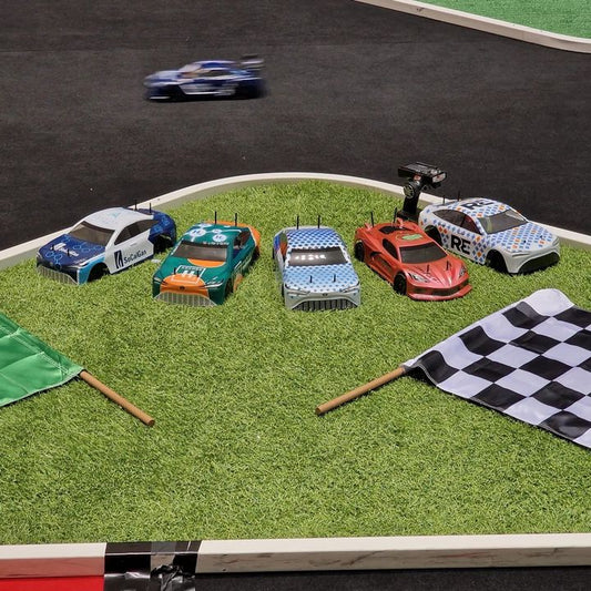 Less than 2 hours remaining in the exciting @h2gp_foundation hydrogen fuel cell-powered 6-hour endurance race! These student teams from around the world are competing in the H2GP Grand Prix PRO World Final, powered by @horizoneducational!
.
.
.
.
.
.
#rc