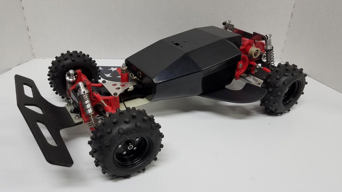 Can anyone name the very FIRST 4WD RC buggy available as a kit? Cast your mind back to the early 80s and rest your eyes on this, the Hirobo BB4! Hirobo is much more well-known as an RC heli manufacturer these days (they made textiles until the late 70s!)