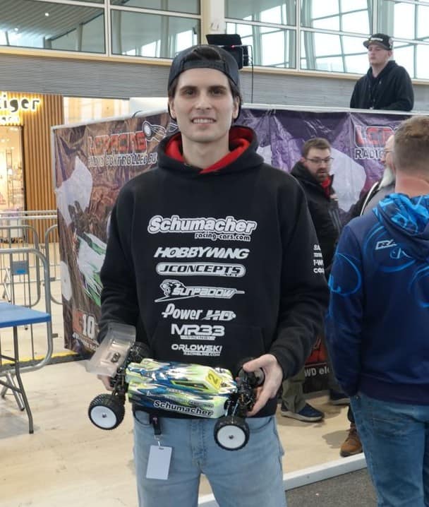 Michal Orlowski takes the first 4WD A Final win at the British Radio Car Association Off Road Grand Prix in Milton Keynes! With 2 minutes down, Bruno Coelho RC Driver made a small mistake which allowed Michal to catch up, then a bobble while landing off t