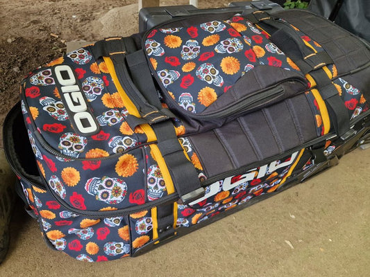 Now THERE is a colourful travel bag! What do yours look like? What's your preferred 'race case'?